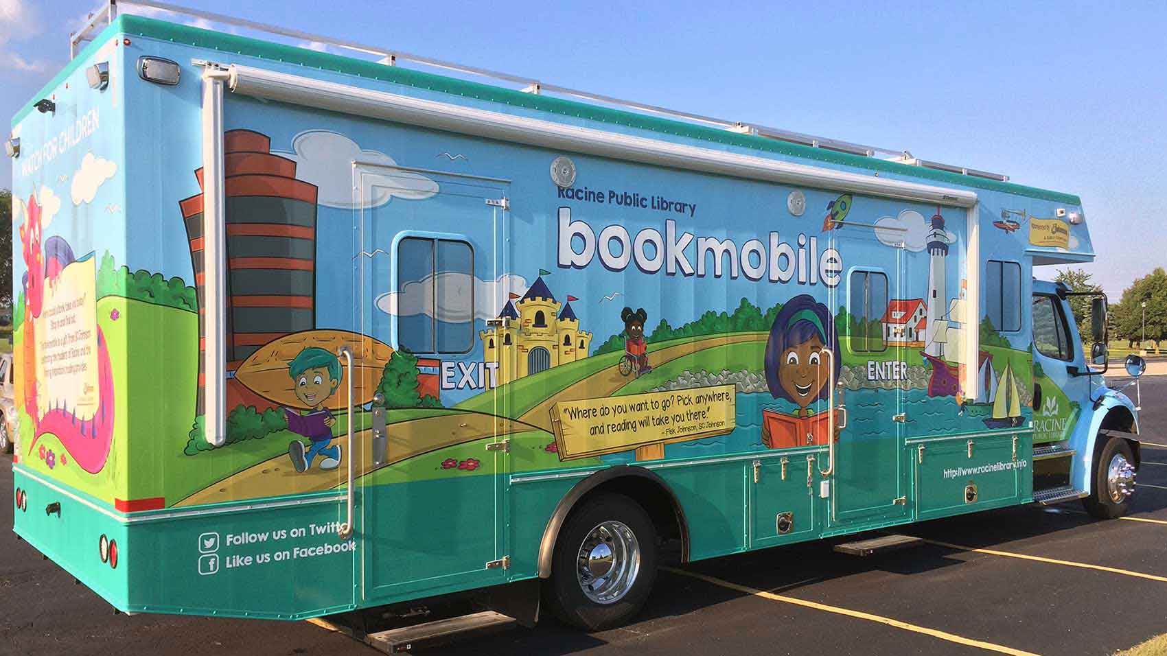 Il camper “bookmobile” della Biblioteca pubblica di Racine