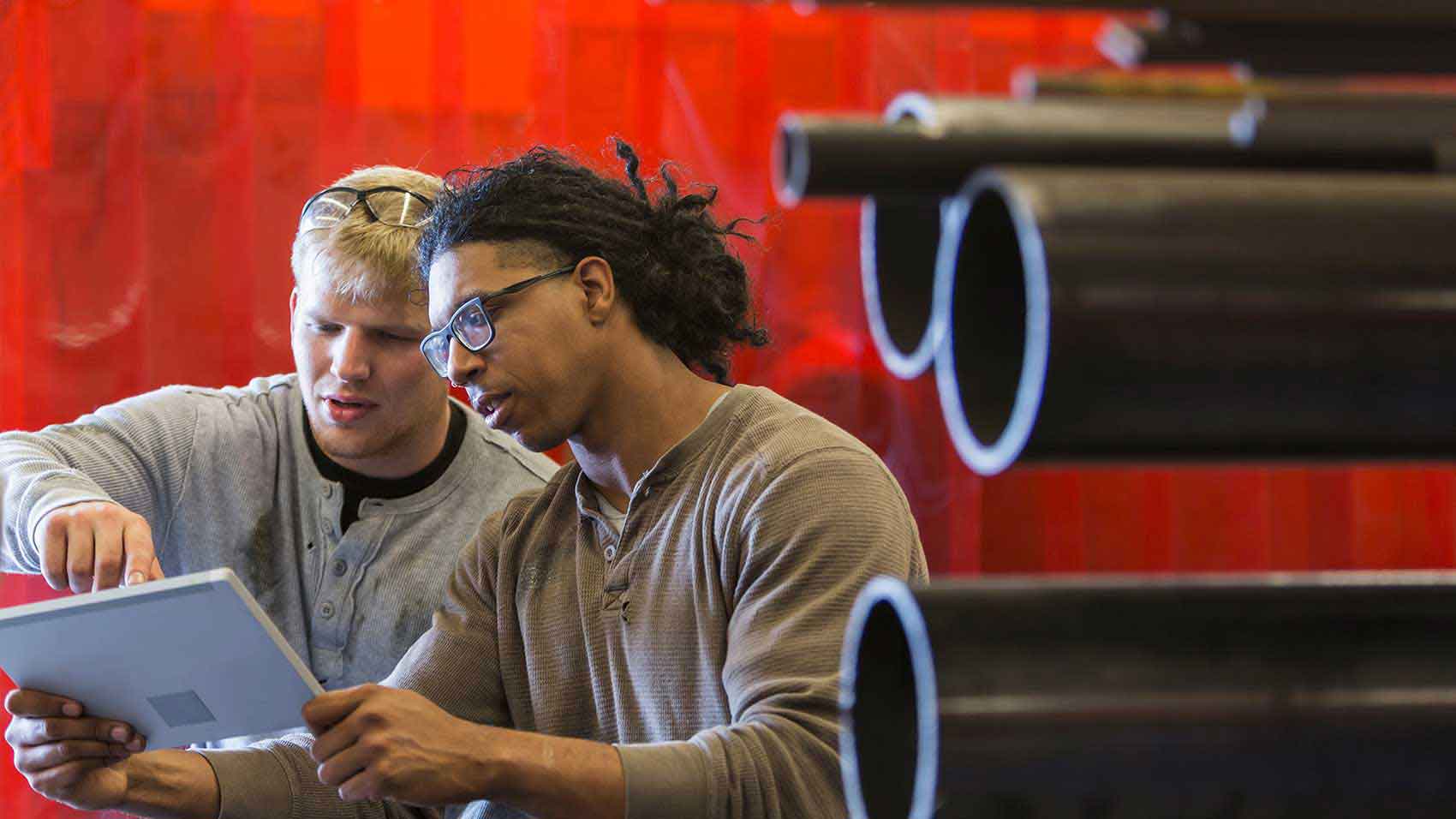 Wohltätige Spenden von SC Johnson und Fisk Johnson versorgen Gateway-Studenten mit Zuschüssen für das College.