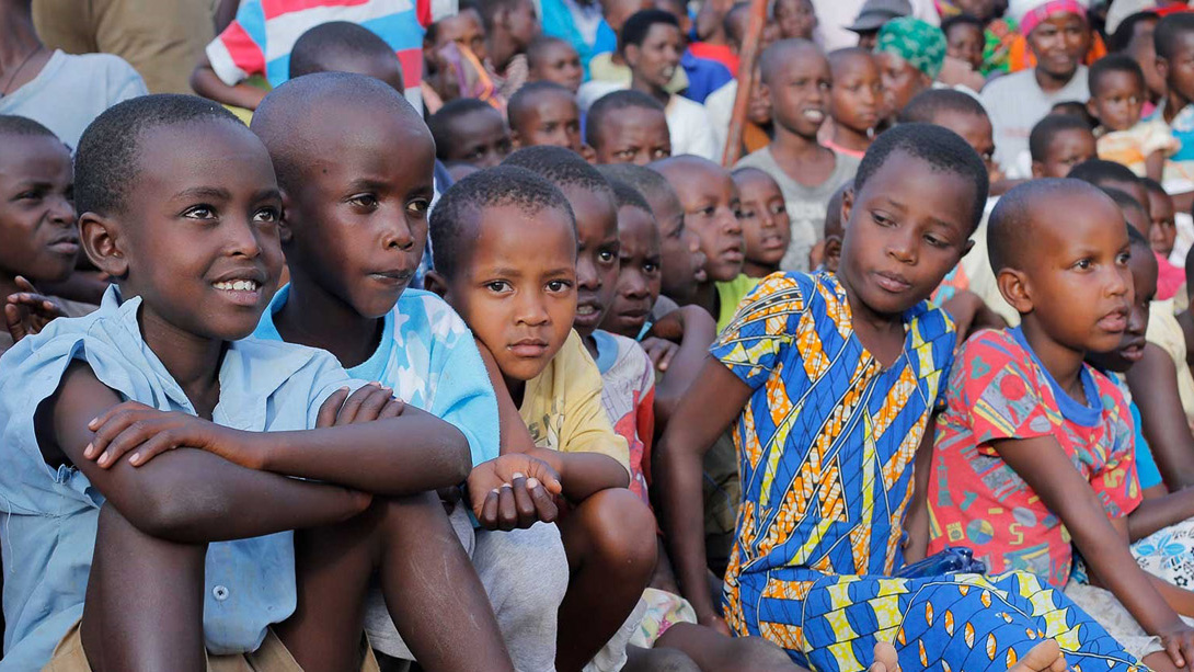 kids in rwanda watching presentation