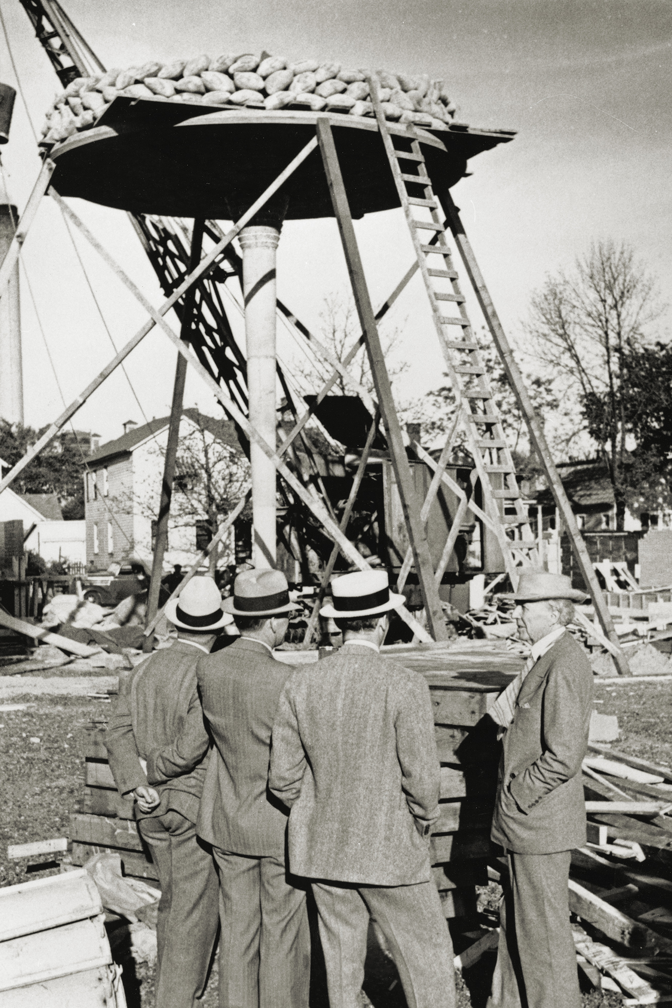 Frank Lloyd Wright – Test der Standsicherheit des Verwaltungsgebäudes 