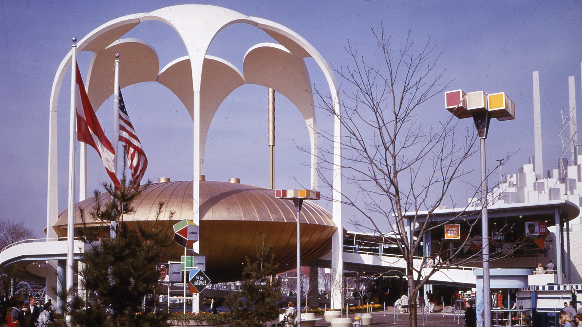 1964 年庄臣展馆，现被称为 The Golden Rondelle 剧场