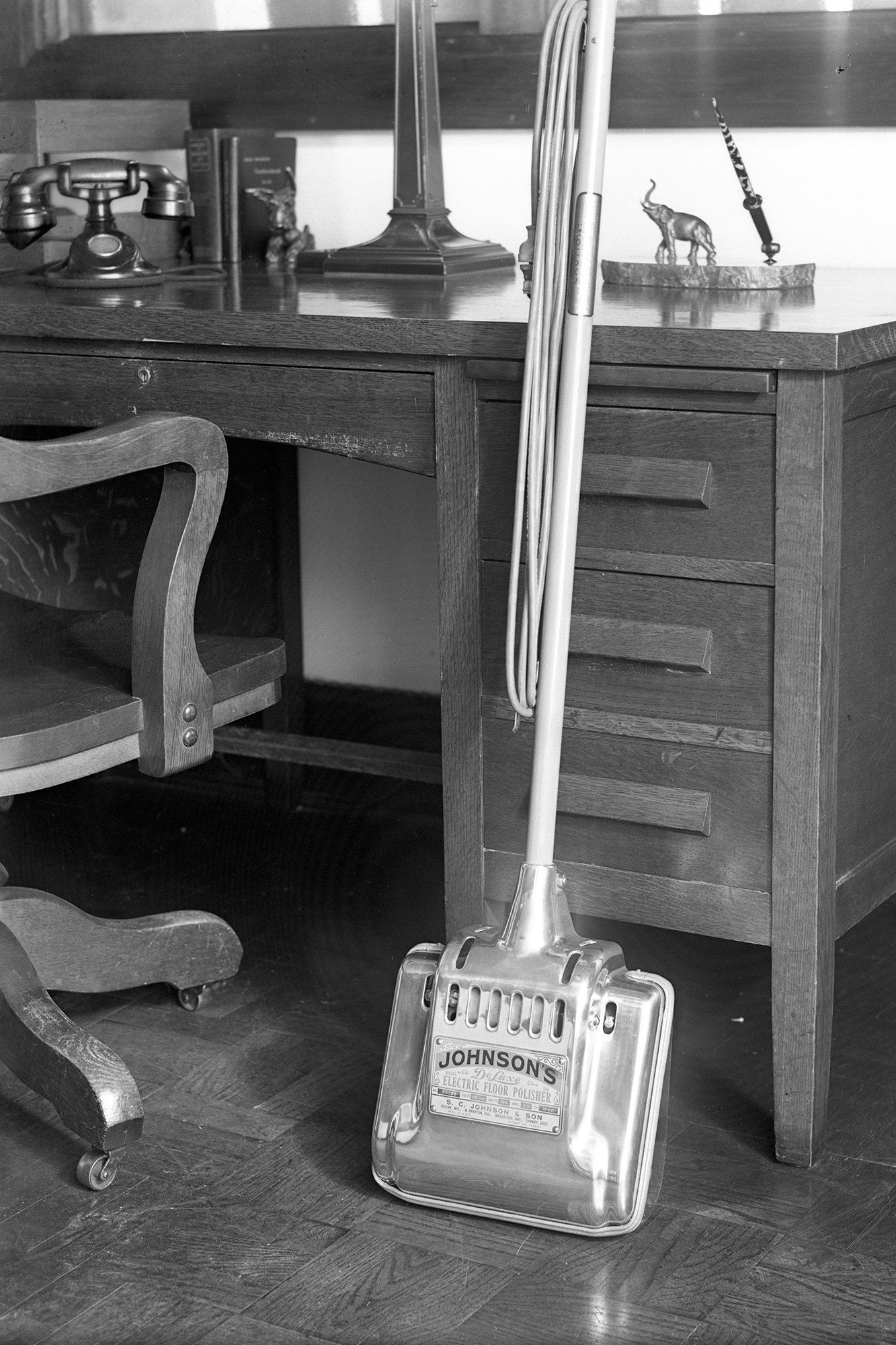 Cireuse électrique pour parquet haut de gamme de Johnson, 1926.