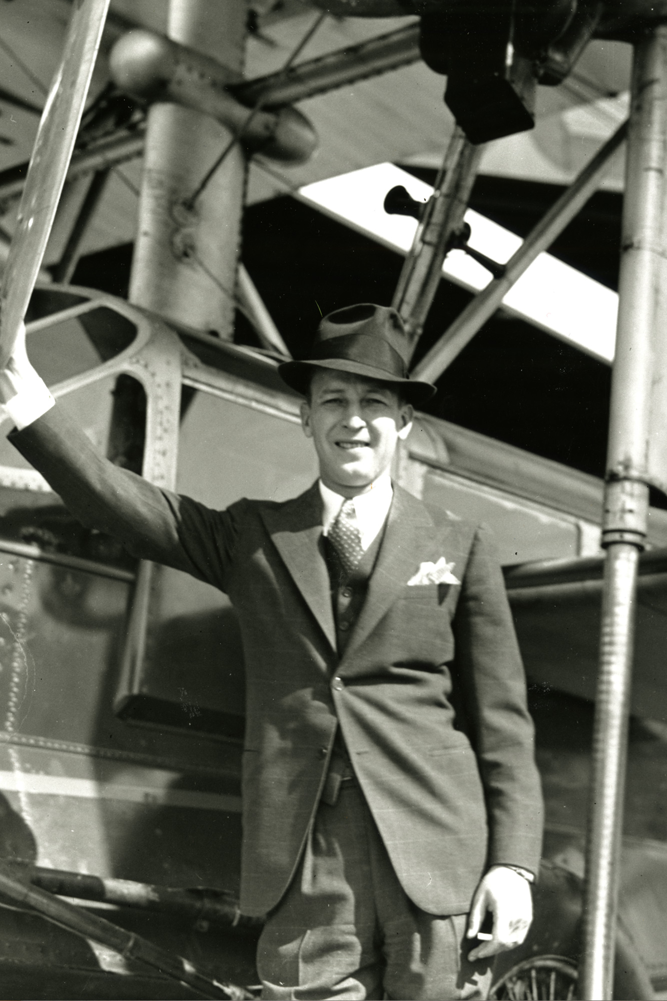 H. F. Johnson, Jr. mit dem Flugzeug „Carnaúba“