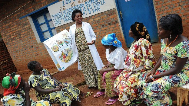 SC Johnson a financé une clinique de santé pendant l’enseignement facilité et les pratiques de prévention de la COVID-19.