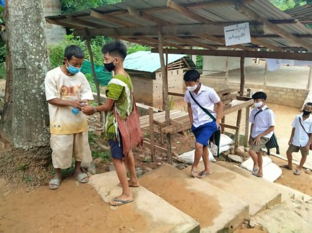 In Thailand, we supported a “Return to School” program to assist refugee camp schools with reducing the spread of #covid19. In nearly 100 schools and education offices, newly installed handwashing stations and educational banners are helping improve sanitation and hygiene.
